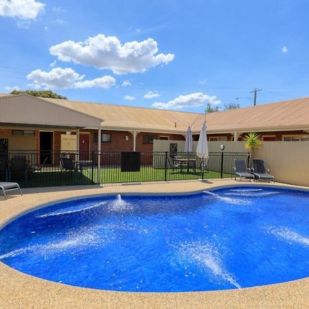 Top Of The Town Motel & Apartments Benalla Bagian luar foto