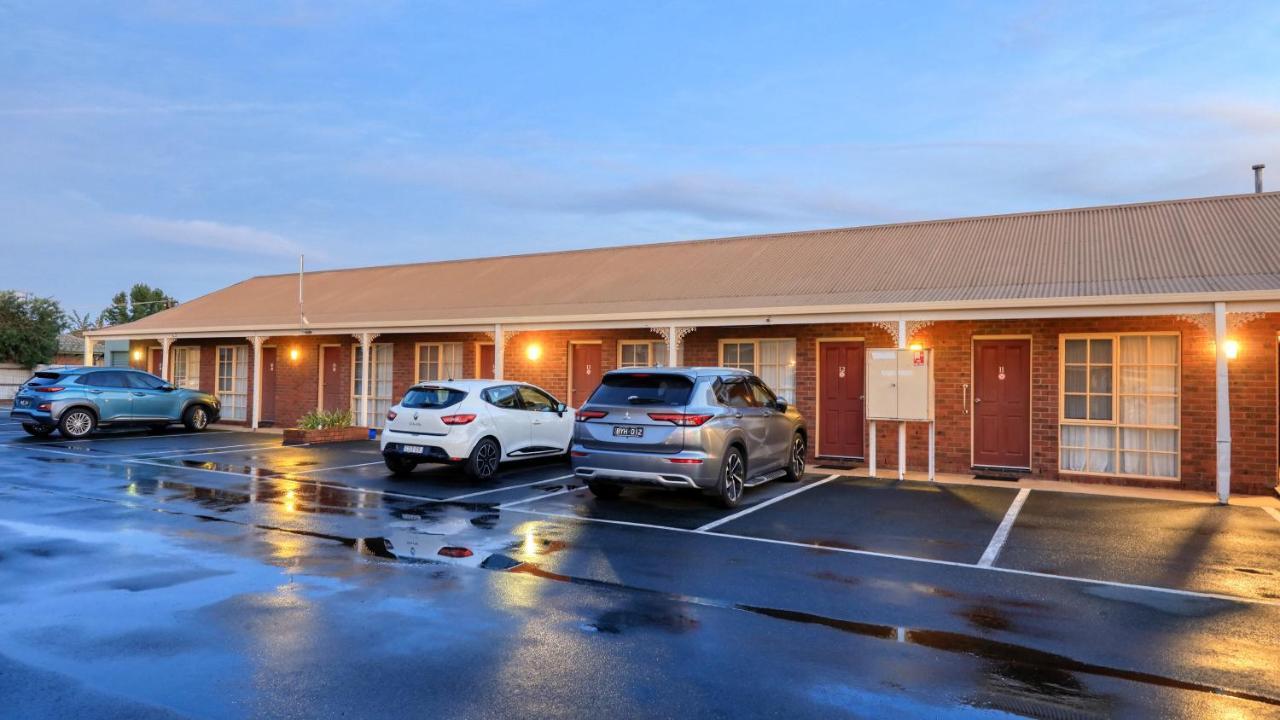 Top Of The Town Motel & Apartments Benalla Bagian luar foto