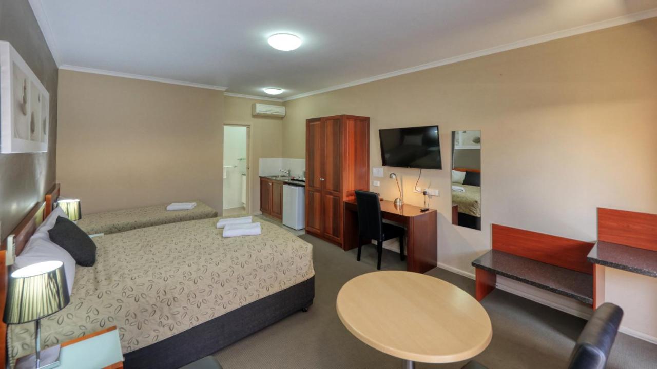 Top Of The Town Motel & Apartments Benalla Bagian luar foto