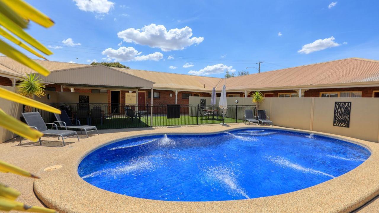 Top Of The Town Motel & Apartments Benalla Bagian luar foto
