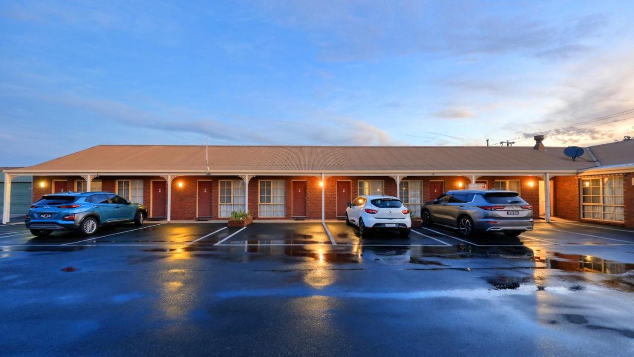 Top Of The Town Motel & Apartments Benalla Bagian luar foto