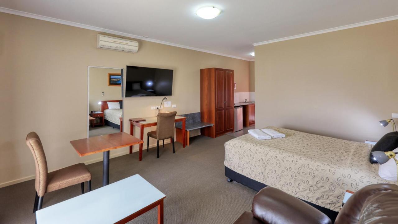 Top Of The Town Motel & Apartments Benalla Bagian luar foto